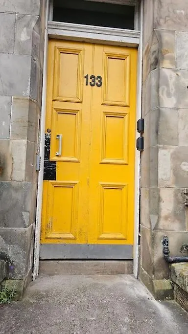 Lovely Apt Sleeps 8 Close To Ctr エディンバラ イギリス